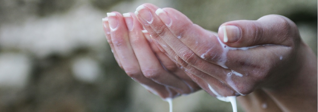 Lavarse las manos con agua y jabón excluye la sarna?